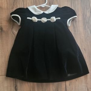 Velvet black vintage dress 24 months. Super cute Peter pan collar